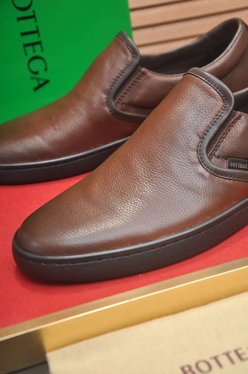 Men's shoes💰540💶【BV】Official website men's shoes👊🏻Cow leather braid🔰Cow leather lining rubber outsole🔲Counter 1:1 quality The identity of every successful man🍃The upper and solemn feet🚶🏻🚶🏻High-end custom counter original replicas📯Imported cowhide purely hand-woven🐂The last will not change regardless of wind or rain🔘Stand the verification of time🔍️Code number: 39-45 (45 custom-made)